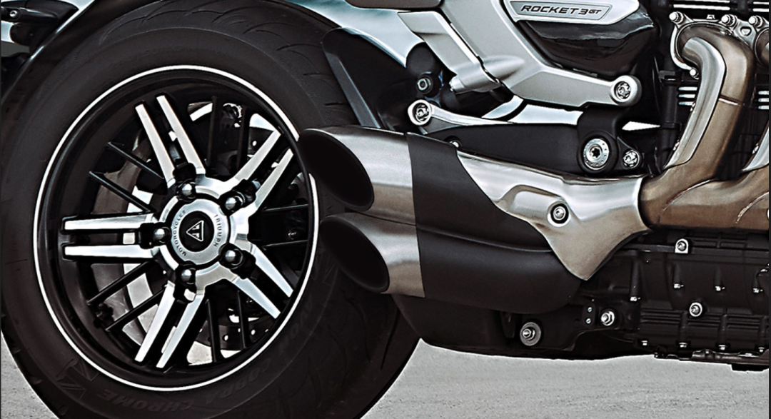 |2.5L三缸摩托车国内售价22万多起步，凯旋火箭三系列解读