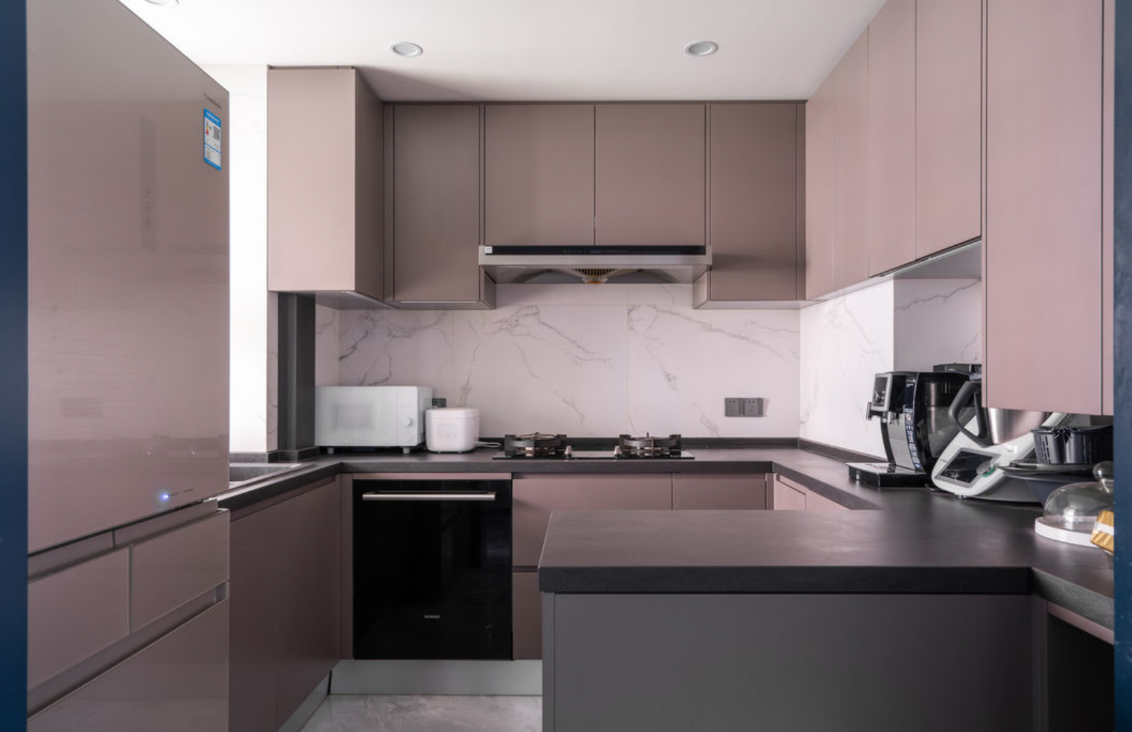 |这是我见过最干净的混搭风，全屋层次明显，背景墙很有档次