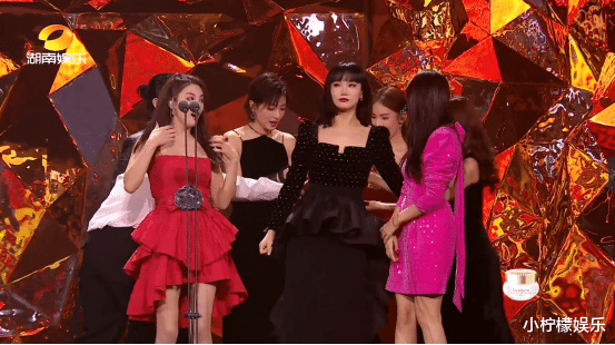 宁静|《浪姐》宁静好刚!台前狠怼黄龄!后台因李斯丹妮抱团被宁静讽刺