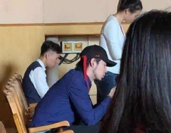 仝卓|第二个仝卓？高天鹤被爆已“主动”解约，《天天向上》合照被删除