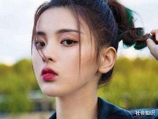 郑恺|大牌男星综艺节目，邀请杨超越当评委，导演是想流量想疯了？