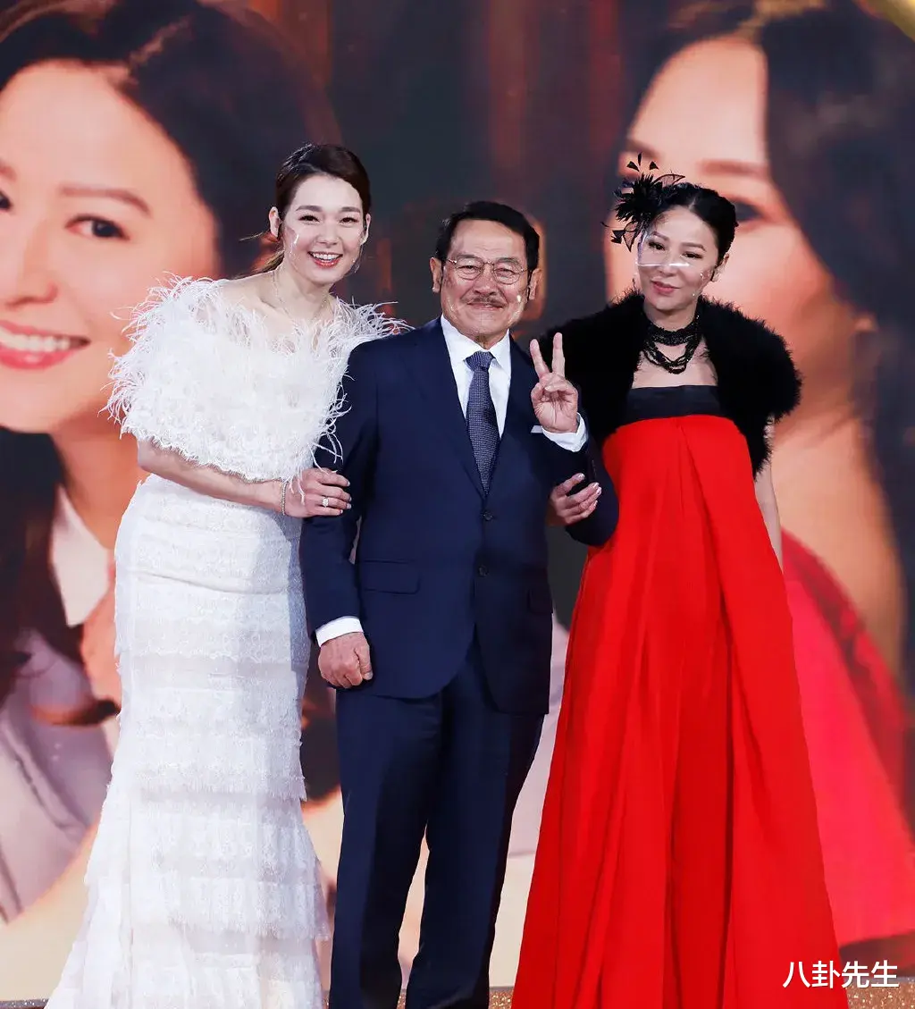 TVB頒獎禮：女星穿著個個大膽，王浩信獲視帝老婆反應冷淡-圖3