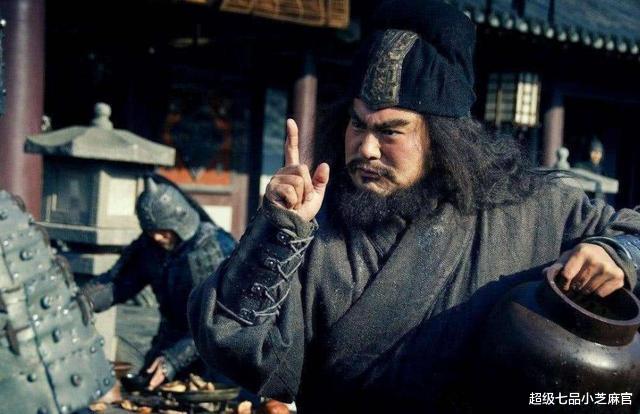 张飞|华雄嚣张挑战，张飞为何沉默不主动请战？分析这三点发现他真聪明