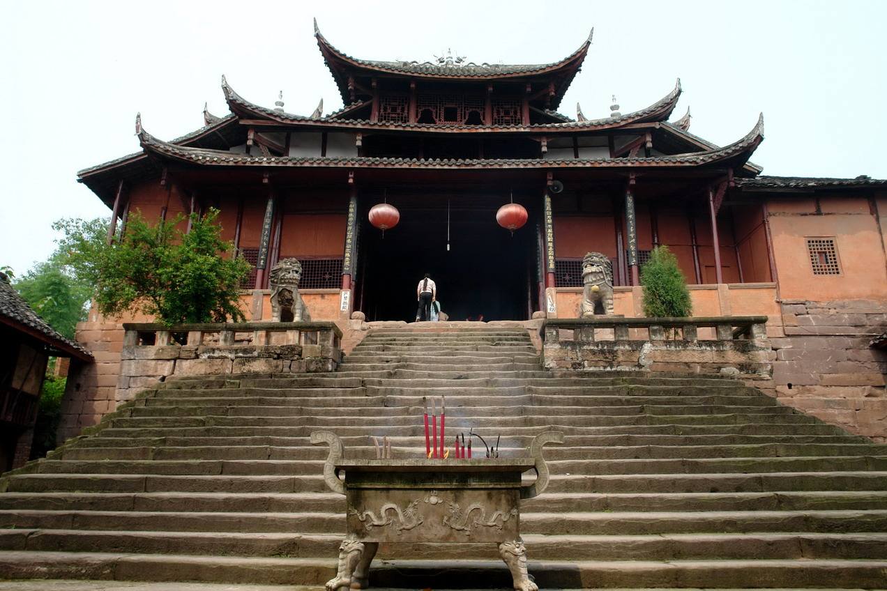 尧坝古镇|取景于它的电影被禁多年，于丹说它是“活着的古镇”，其实它是一部川南时光机