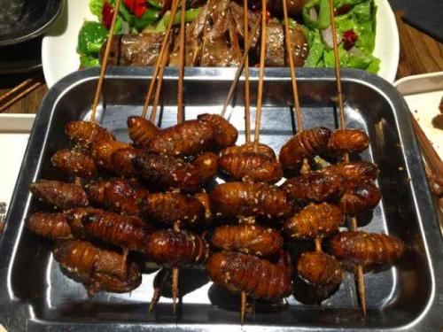 「烧烤」90后最爱吃的4种烧烤，00后的看到却害怕极了，请问你敢吃吗？