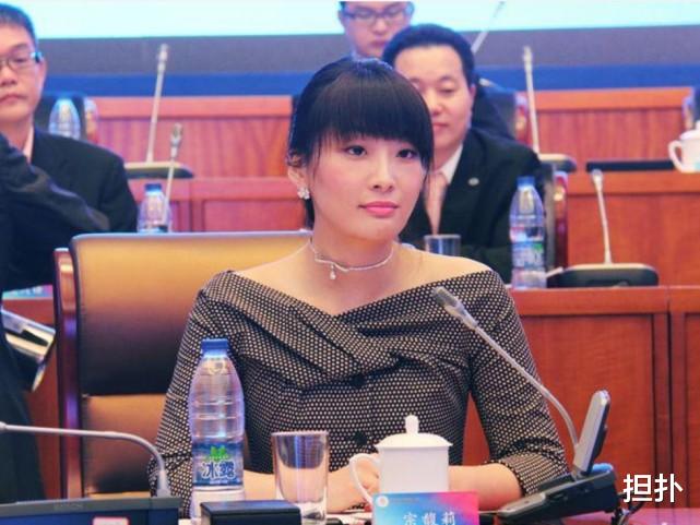 刘銮雄|干爸是刘銮雄干妈是龚如心，亲生父亲坐拥百亿，她却41岁还嫁不出