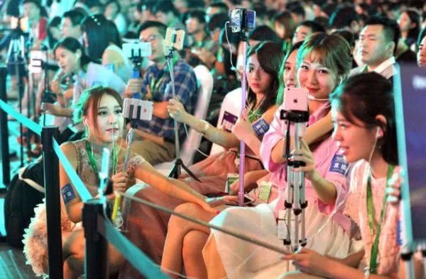 「社交」国内“社交黑马”出现了！年赚170亿，微信始料不及