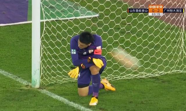 埃尔克森|让门将心里直发毛？进球前，恒大国脚艾克森露出怪异的笑容