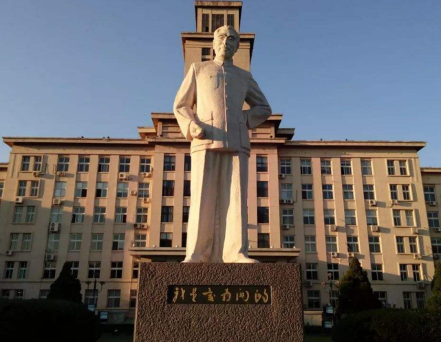 「高校」国内退步最严重三所985高校，录取分低招不满人，捡漏要抓紧