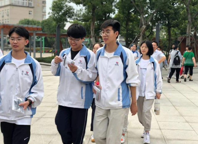 本科线|高考刚达本科线，这三所大学可捡漏，刚从专科升本科，录取分数低