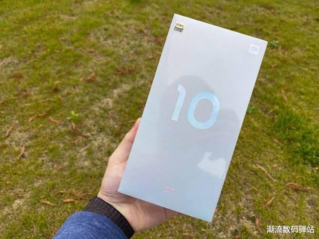 小米科技|雷军全力反击,小米10开启“狠降”模式,网友:总算等到了!
