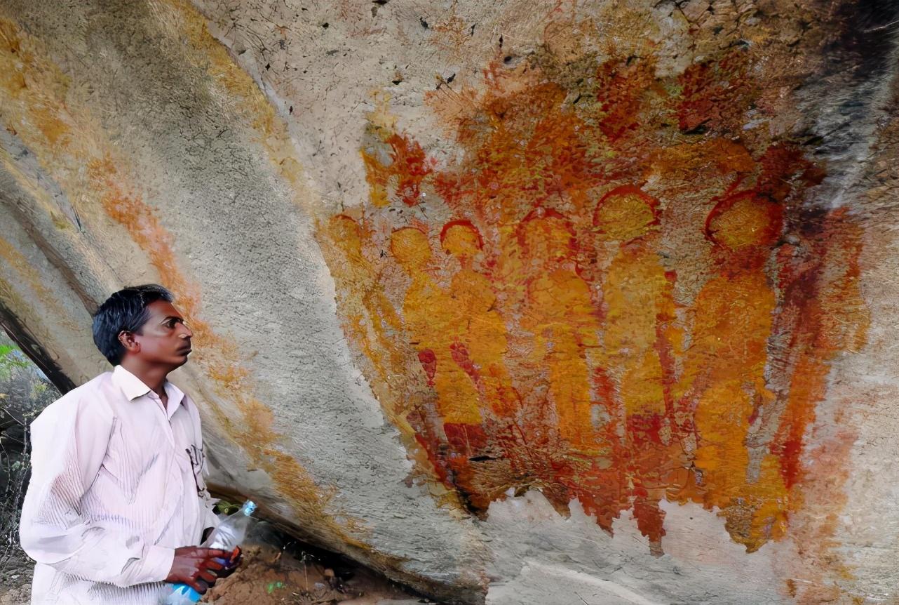 外星人|印度的万年壁画上,出现了外星人和UFO,或许它们真的来过地球