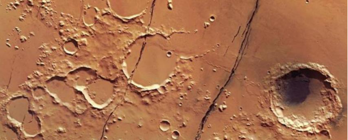 科学家|咔嚓一声，火星表面裂开几道裂痕，地下生命终于露出马脚了
