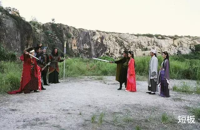 武侠|15年前这部TVB武侠神剧，4大当家花旦联手，抵不过这位亦正亦邪的男配