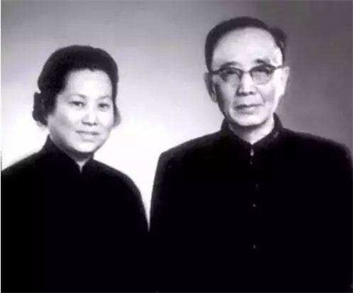 郭沫若：郭沫若为何一定要挖明皇陵，专家：看看他家族谱，就能理解了