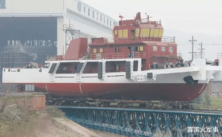 「潜艇」中国曾在深山中造潜艇，用此妙招让潜艇下水，美国叹服：东方智慧