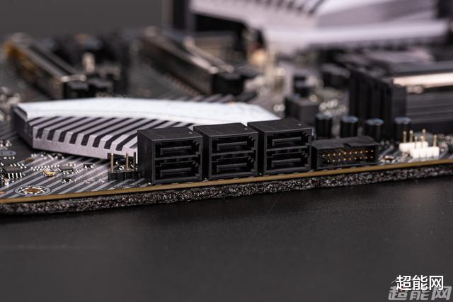 自动化|iGame Z490 Vulcan X主板评测：均衡的十代酷睿座驾