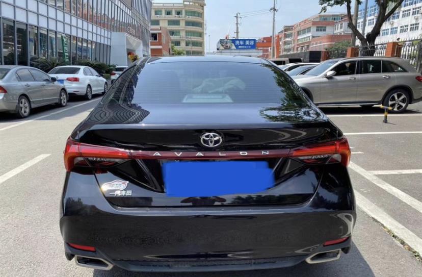 丰田凯美瑞@本来要买凯美瑞，半路杀出个亚洲龙。近日提车，我这价格买贵了吗