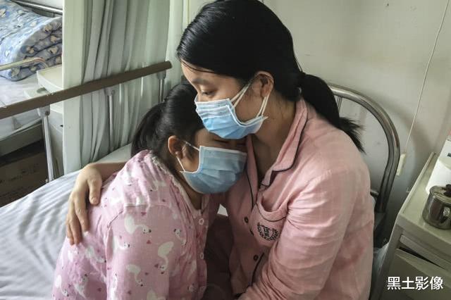 『罗小玲』男子3位至亲屡遭不幸，今女儿又病危，哭诉：这要把我往死里整啊