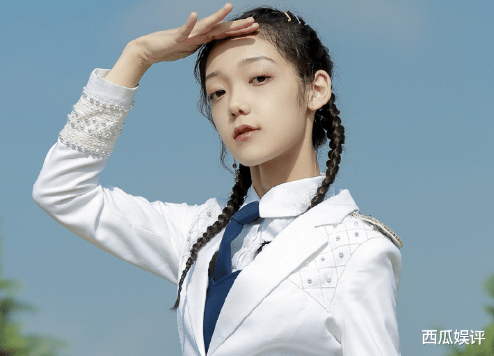 『创造营2020』《创3》主题曲前7拍合照，希林娜依高不是C，谁留意中间站着谁？