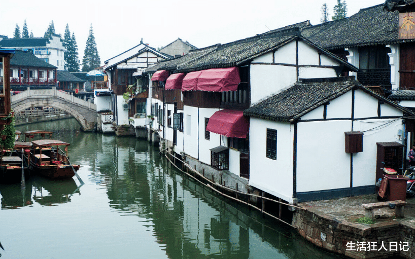 古镇|我国零差评古镇，被誉为“东方威尼斯”，游客增多反而取消了收费