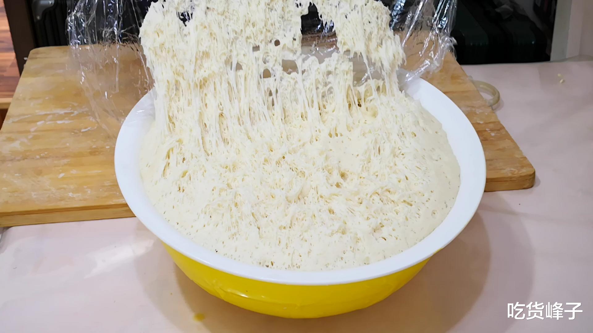 馒头|天冷发面时，最忌直接放酵母，记住这1点，快速发满一大盆