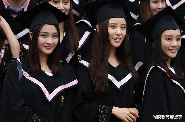 野鸡大学▲大学公认“美女”最多的3大专业，每年学费10000起，好在工资高