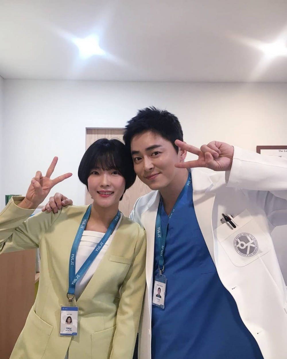 [杀青]《机智医生生活》第一季杀青了！柳演锡、郑敬淏晒未公开照片