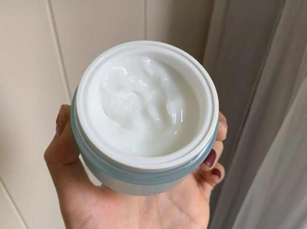 唐嫣|适合35岁以上的“抗老”面霜,赫莲娜只能贵妇用,后者是真正平价好用