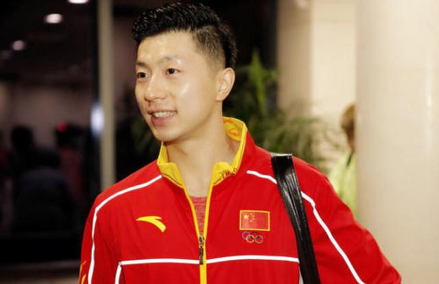 马龙：国乒大满贯马龙，曾被妻子父母“逼迫”退役，背后的故事让人心疼