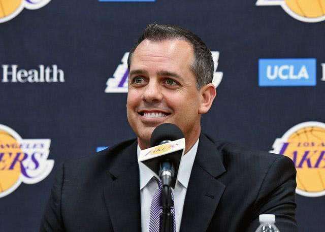 FMVP|骚气!临场变阵击溃热火,谁是FMVP都得看他脸色