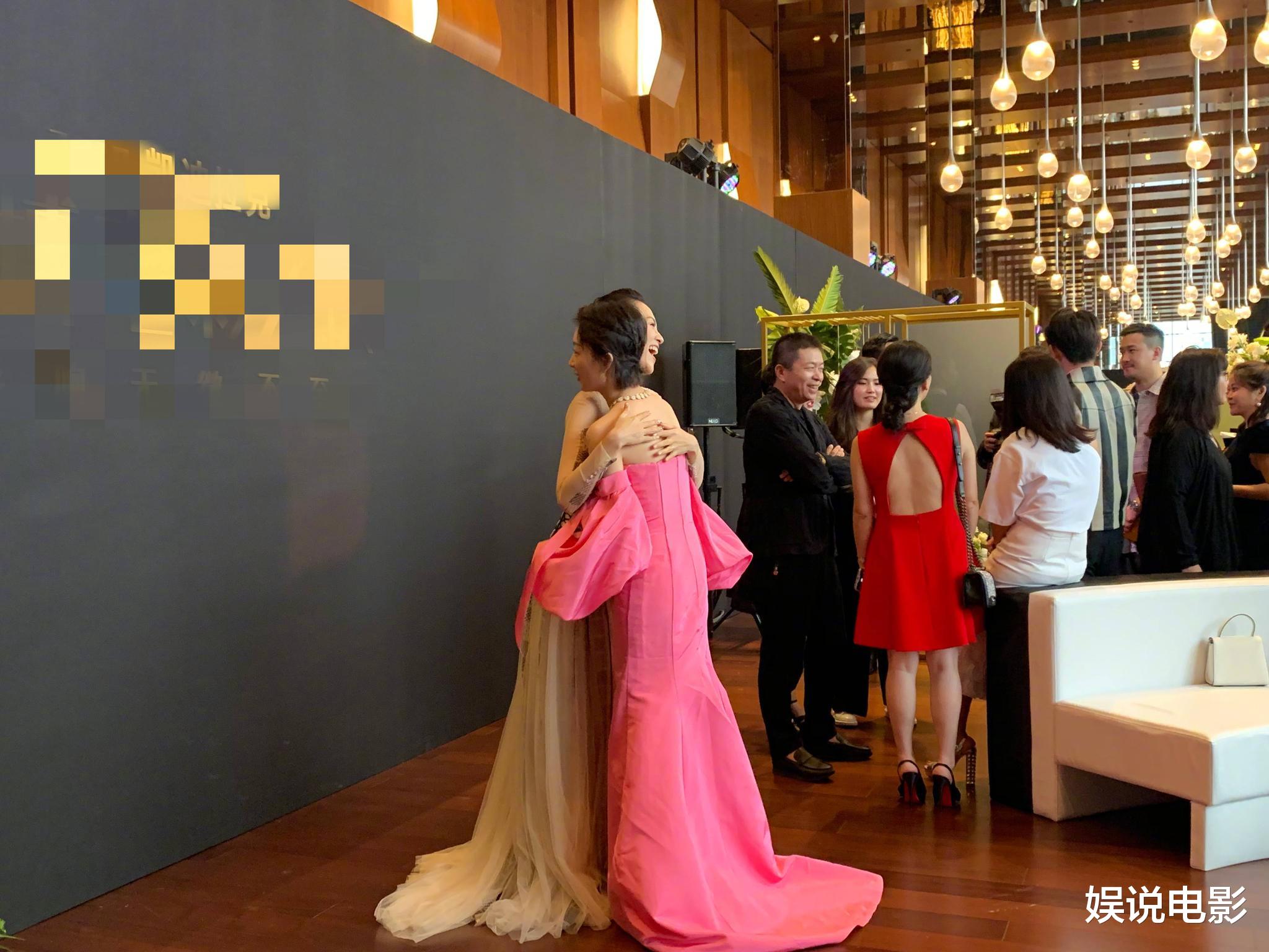 [周冬雨]章子怡祝贺周冬雨和易烊千玺，周冬雨发四条评论仍挤不过千玺粉丝