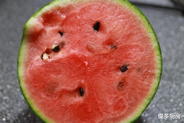 排骨|天气太热，就做了一个菜，母女3人吃得香，网友：这妈妈真会偷懒