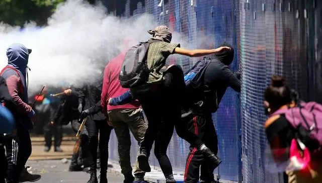 特朗普▲各地暴乱持续升级！黑人杀遍了欧美洗劫到亚洲！扬言要把全部白人赶走！