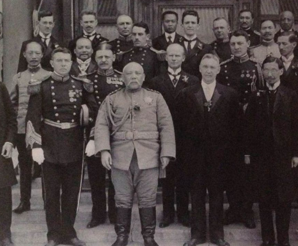 袁世凯：袁世凯午膳就咸菜喝粥，真的这般节俭寒酸吗？看清食材后，吃不起