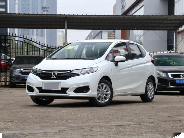 本田飞度|本田飞度进入清仓阶段，入门级跌破7万，还考虑Polo？