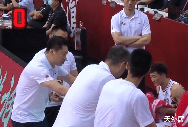 [广厦]CBA大冷！最强全华班输了：第3没打过倒数第3，李春江发火+吃T