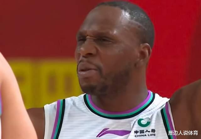 哈德森|36岁哈德森太狠了！17分钟13中8轰22+6，带山东搅局争冠吗