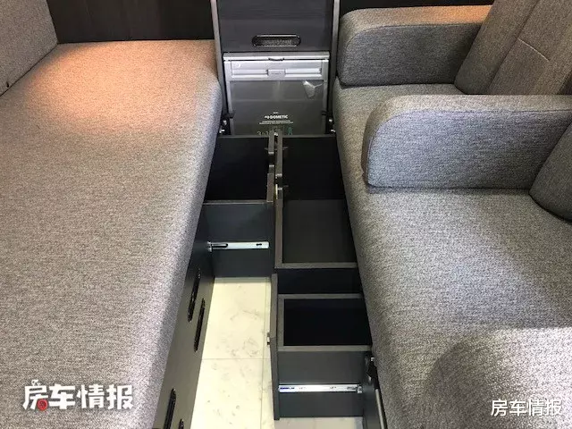 新款豐田海獅房車，2.7L+自動擋住4人，沙發和傢裡一樣舒服-圖8