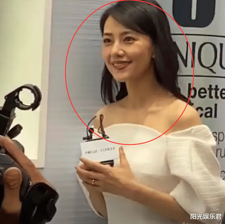 高圆圆|高圆圆活动生图被曝光,脱离了十级美颜后,相信她有41岁了
