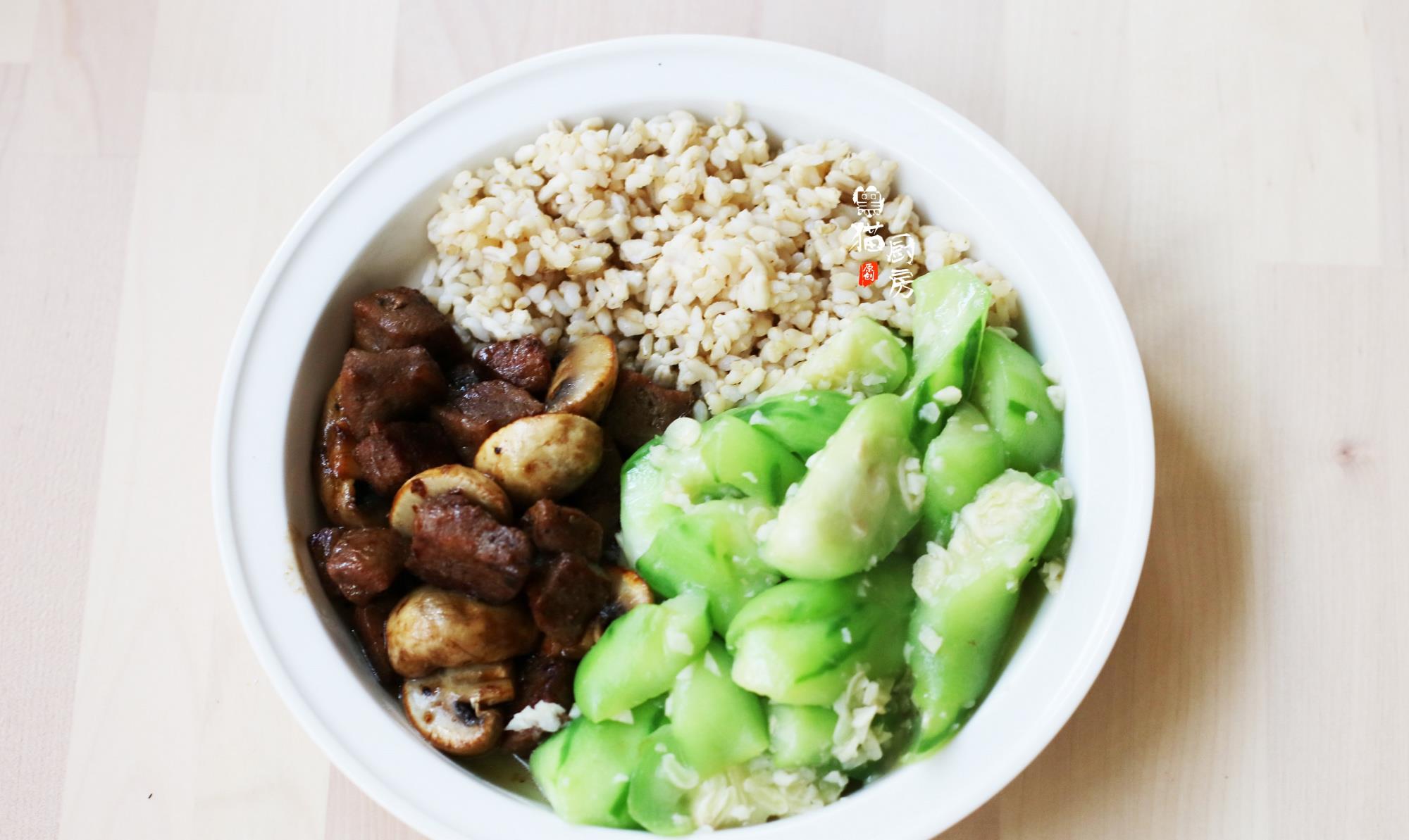 「饺子」14天减脂食谱第4天，早餐吃饺子，午餐吃米饭，裤腰渐松动