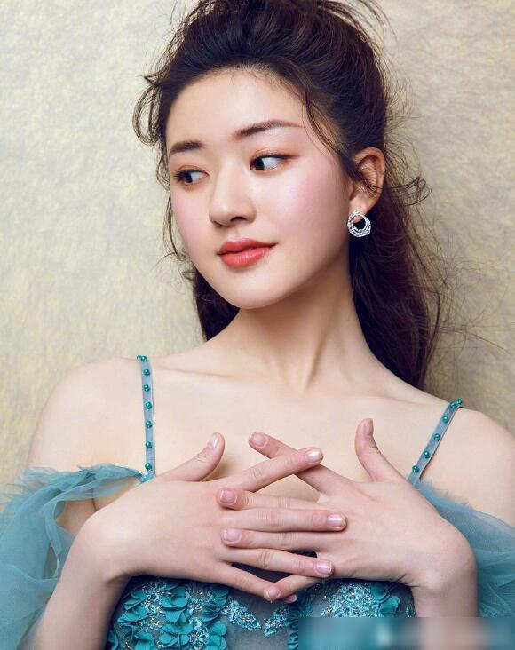 赵露思|赵露思首档常驻综艺来袭，看到拟邀嘉宾，硬杠《明星大侦探》？