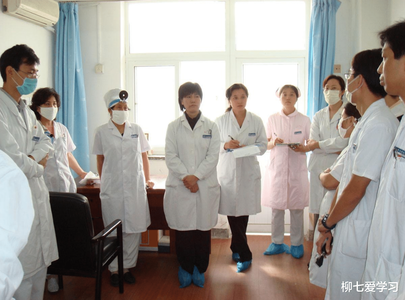 『』当医生和当老师，哪种专业更有发展前景？上大学前就应该了解