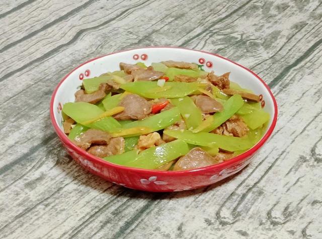 鸡蛋@72岁奶奶睡眠浅，三天两头吃这菜，安神静心，一觉睡到天明