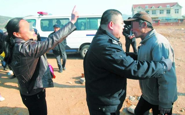 二胎@拒养弟弟，父母将儿子告上法庭，网友说：弟弟变成“儿子”