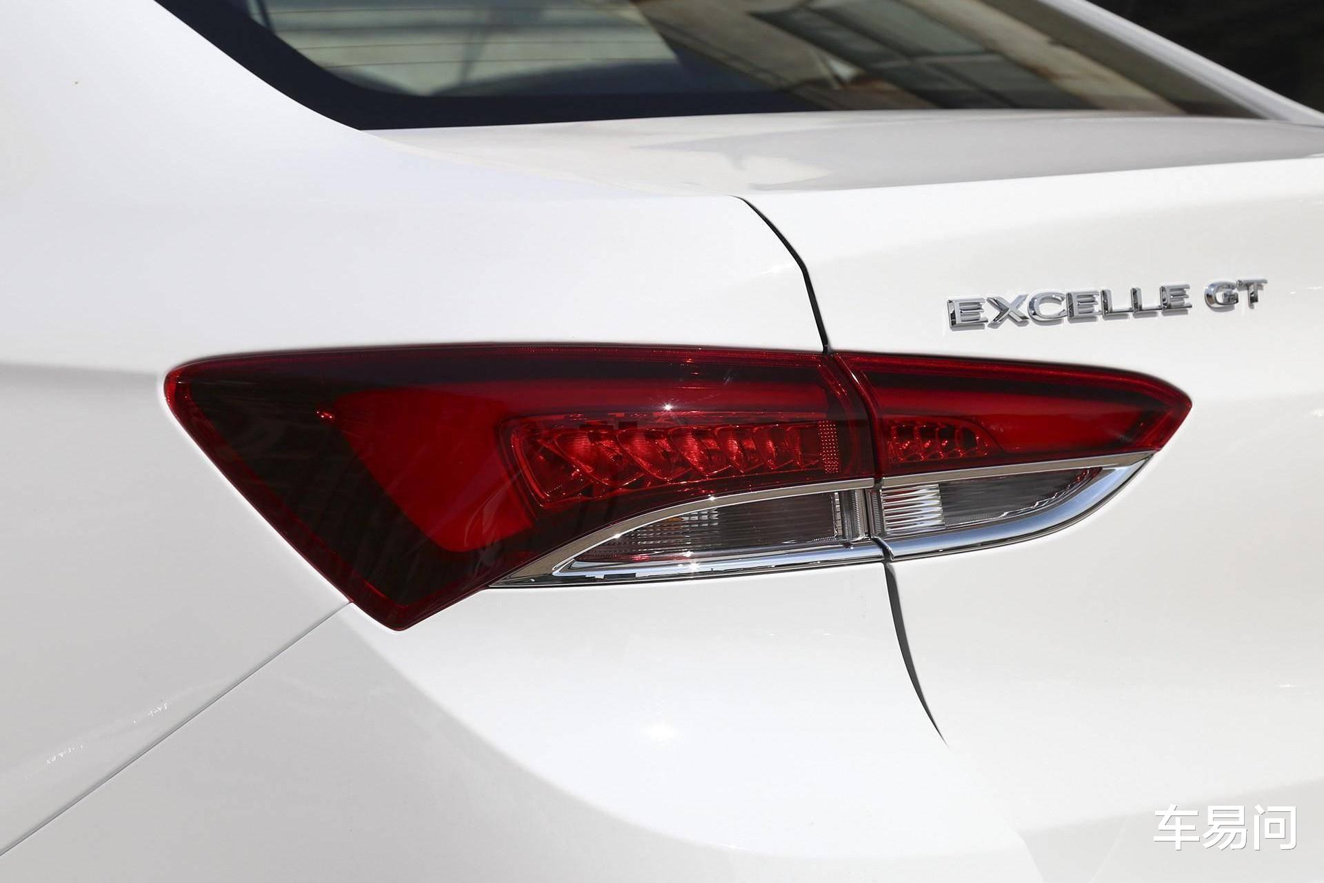 『大众朗逸』降价近4万、30天卖掉30, 643台！重回四缸，英朗挤掉卡罗拉又爆红