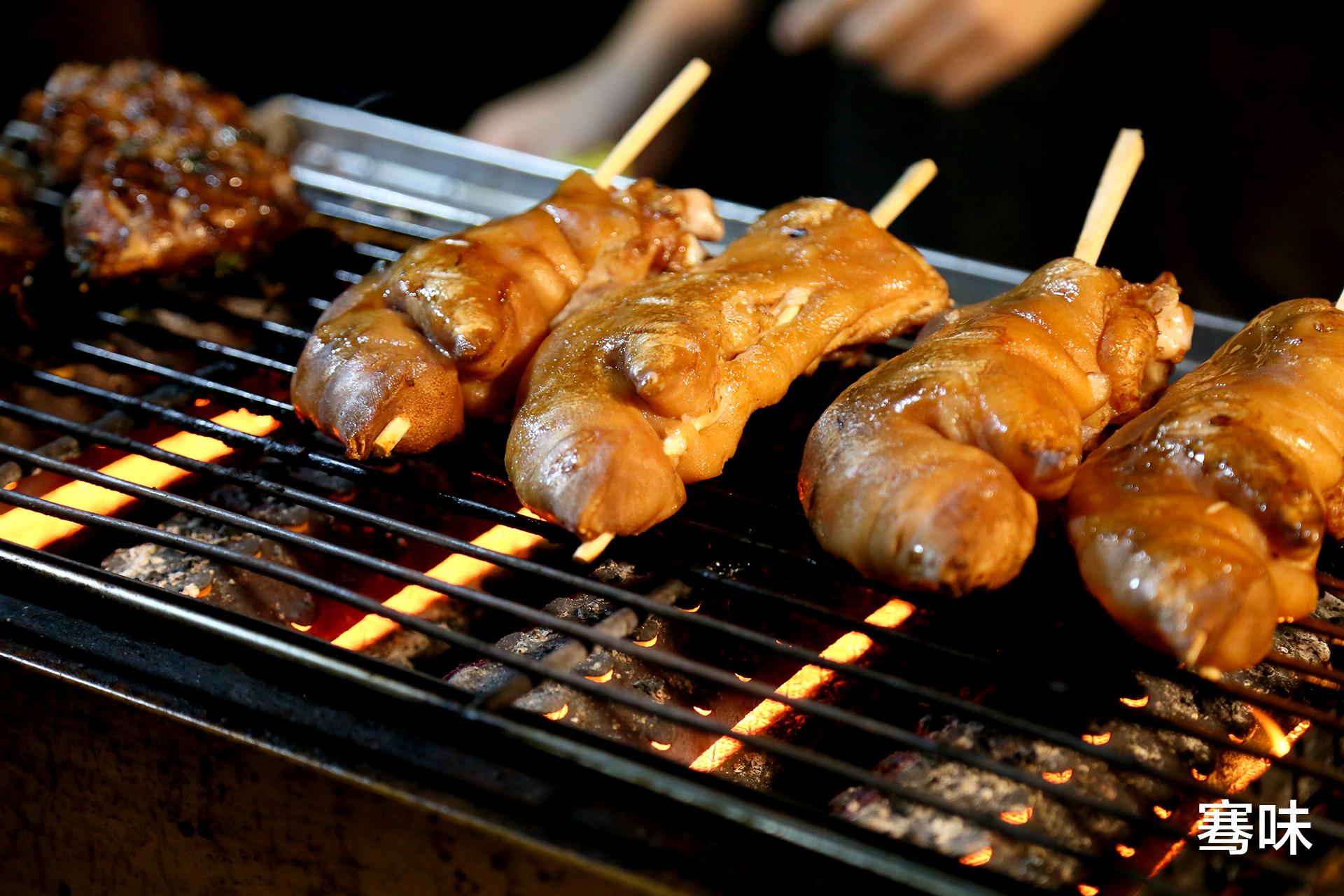 LG|当摆摊失去热度，餐饮略显平静，重谈餐饮加社群零售