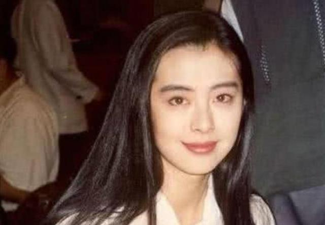 周星驰|被周星驰“坑”了？“龅牙珍”美照曝光后：确定不是王祖贤？