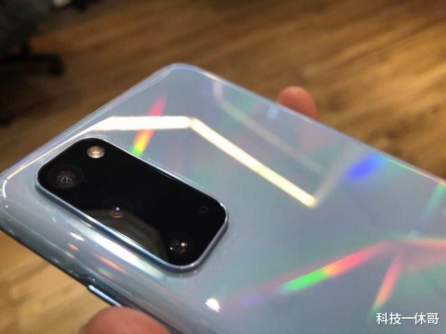 三星Galaxy|三星亮出“底牌”，GalaxyS20降至“四字头”，这谁受得了？