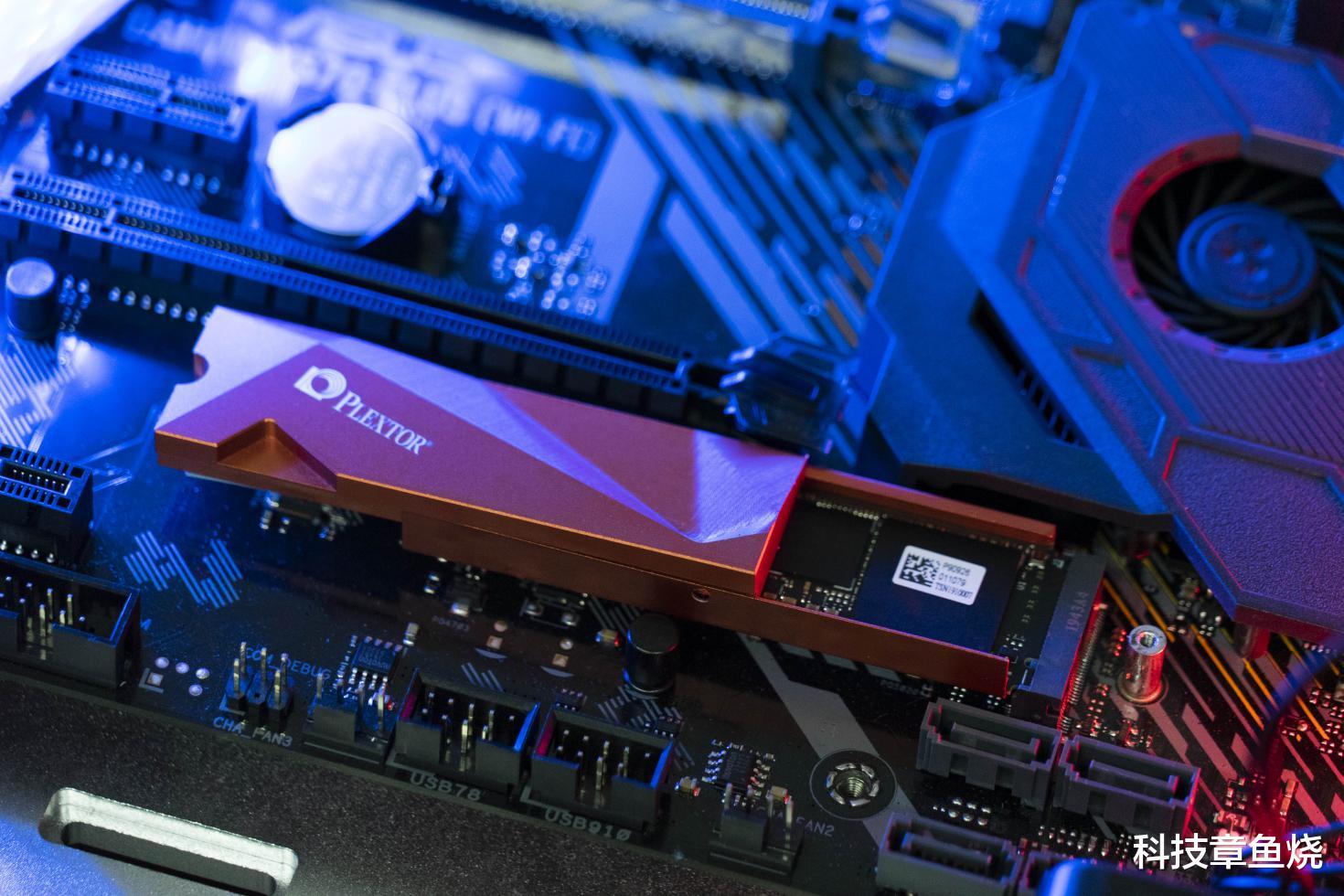 ssd|为什么越来越多的SSD带散热马甲？散热对SSD性能有何影响？